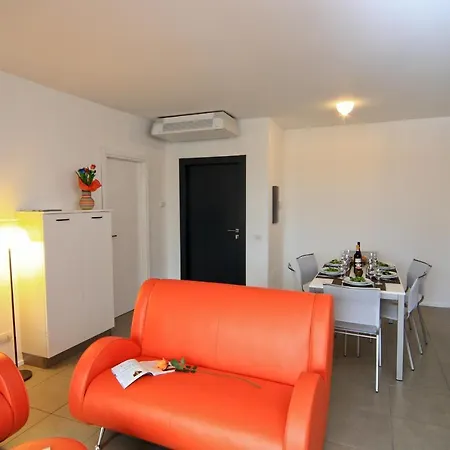 Sleeps 6 Pool Air Con T421376 Apartmán