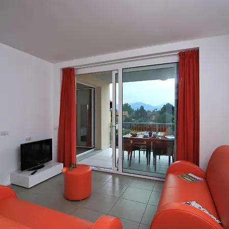 Sleeps 6 Pool Air Con T421376 Apartmán Maccagno